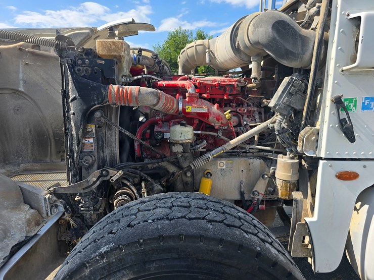 2014-peterbilt-365-image-53