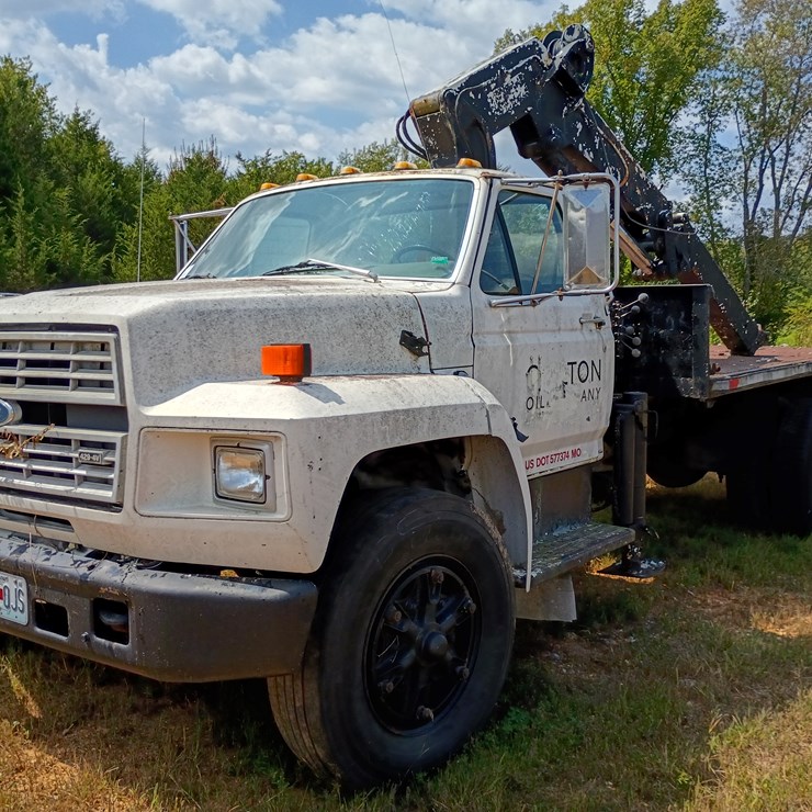 1989 FORD F800