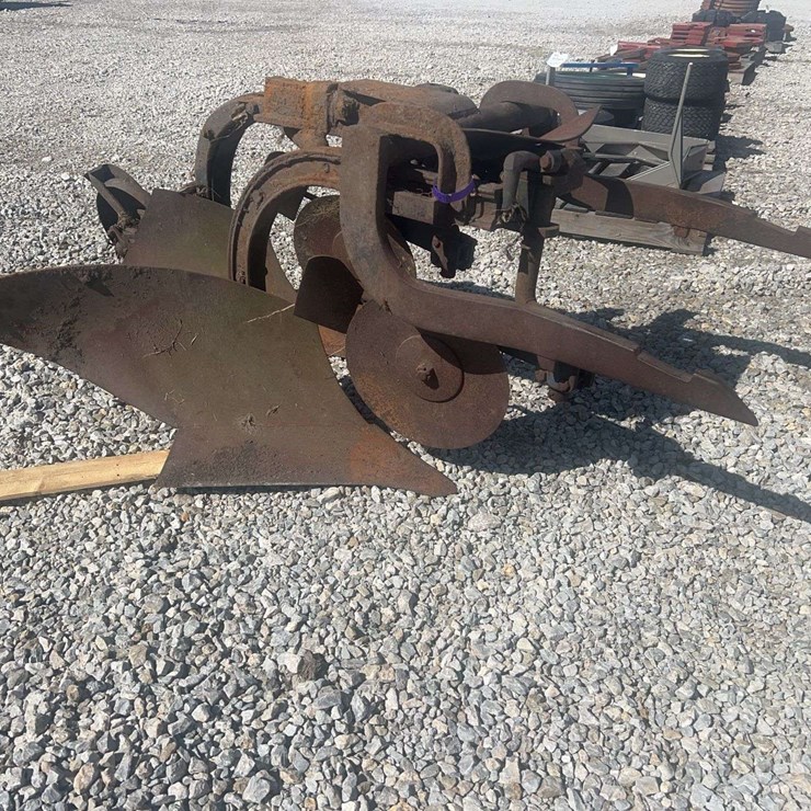 2 Bottom Fast Hitch Plow