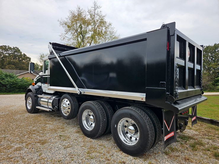 2015-kenworth-t800-image-12