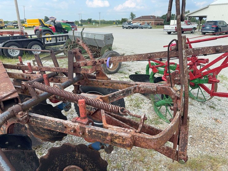 four-bottom-plow-image-9
