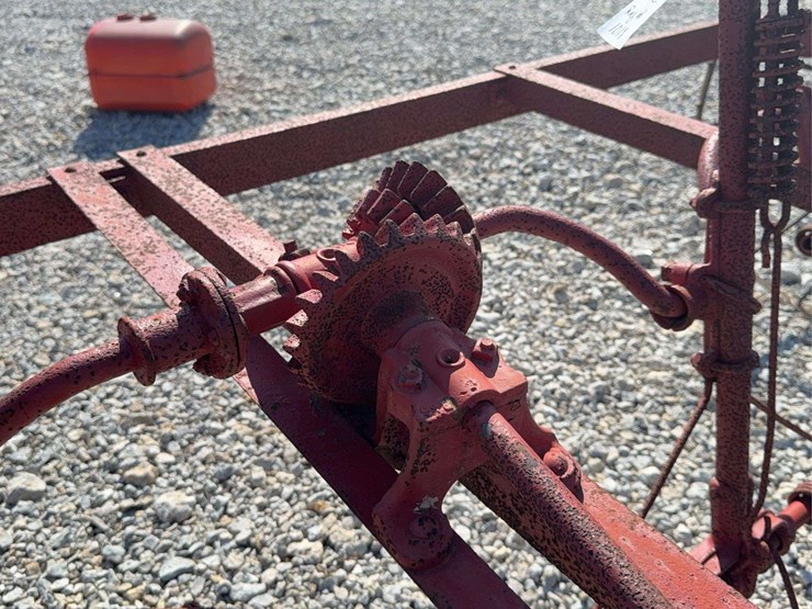 international-hay-tedder-image-19
