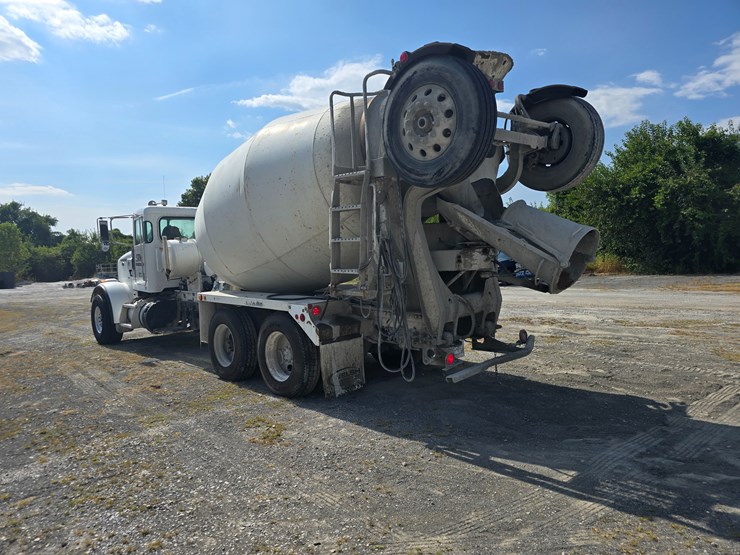 2014-peterbilt-365-image-18