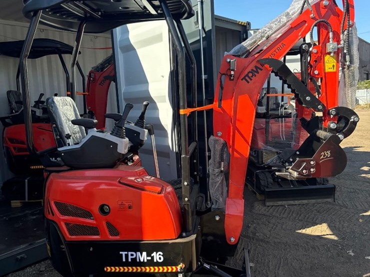 new-tpm-industrial-co-mini-excavator-model-tpm-16-image-1