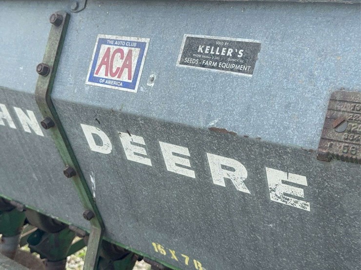 john-deere-model-b-planter-image-30