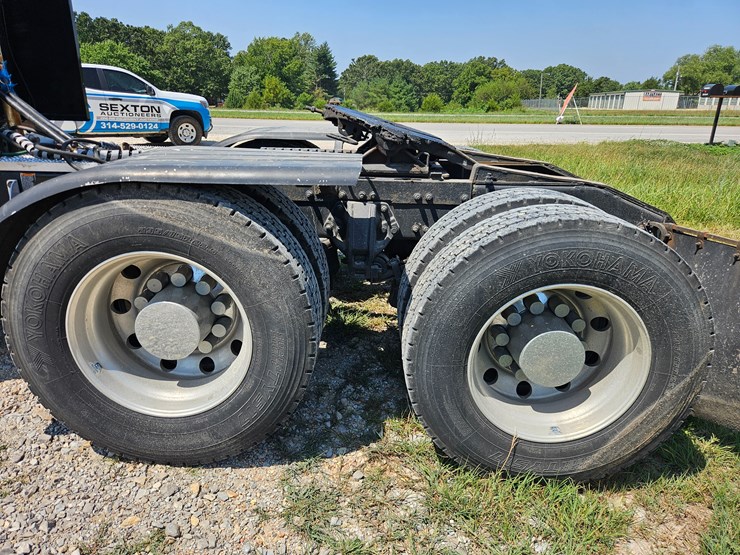 2017-peterbilt-579-image-80