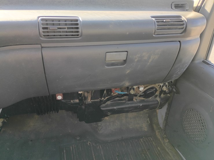 2000-gmc-w3500-image-37