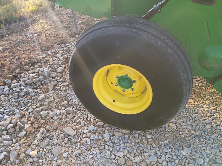 2020-john-deere-450m-image-33