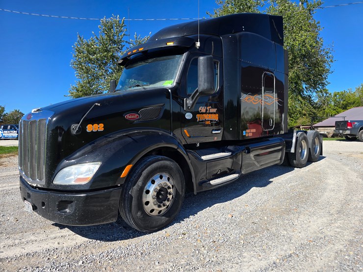 2015-peterbilt-579-image-3