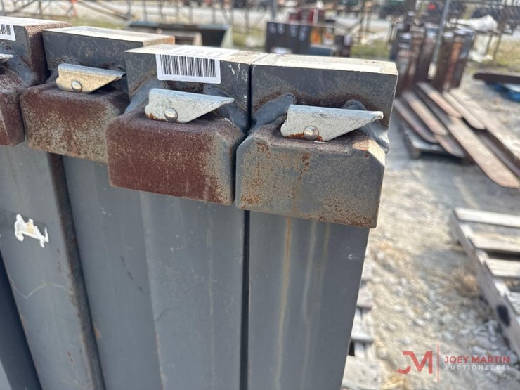 (1)-pair-of-72"-forklift-forks-image-3
