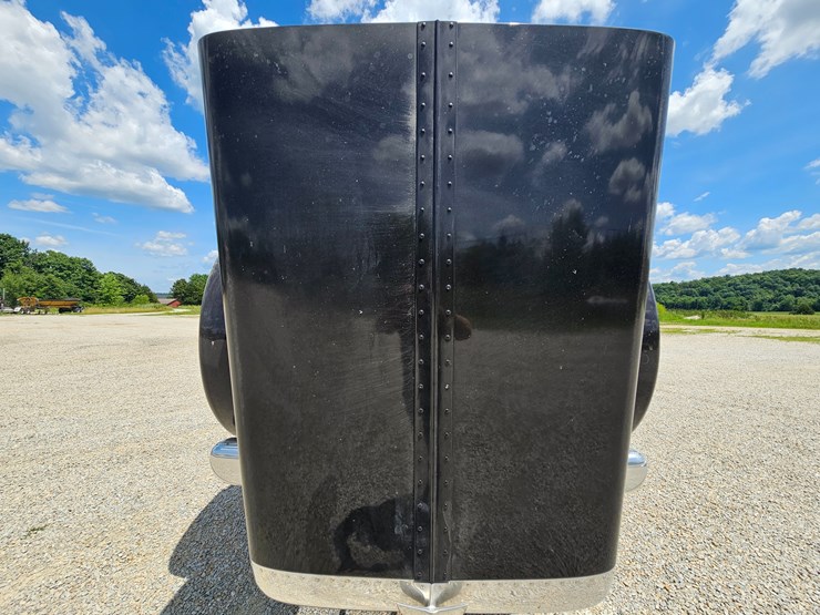 2010-peterbilt-389-image-50