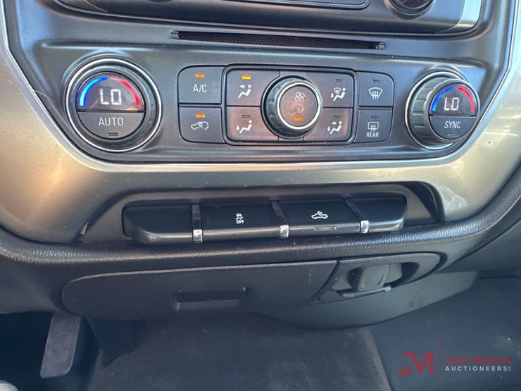 2015-chevrolet-1500-image-30
