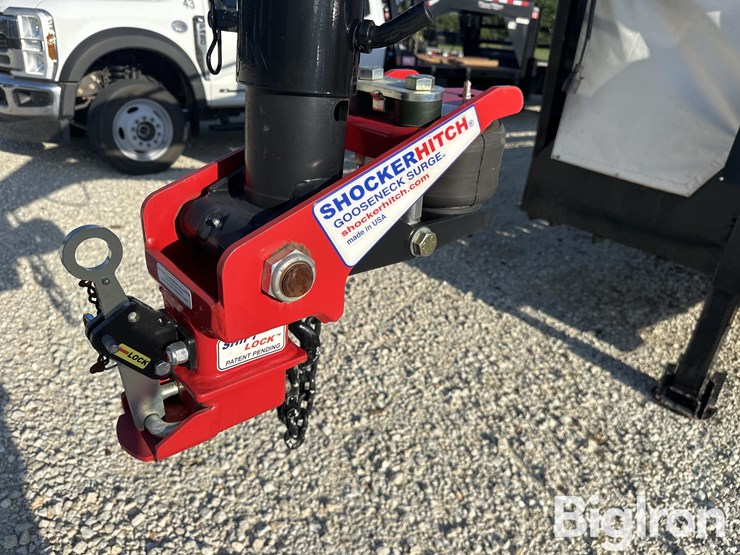 2018-gooseneck-l7l1-28’-tri/a-livestock-trailer-image-9