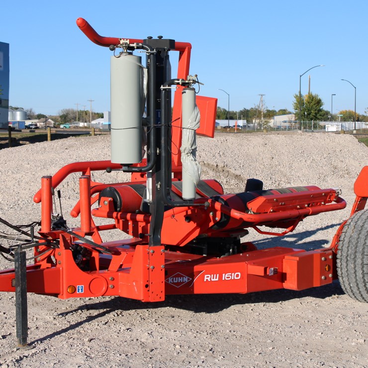 #2097 • #2097- Kuhn RW1610 single bale wrapper with twin wrapper, monitor, great shape with Low use!