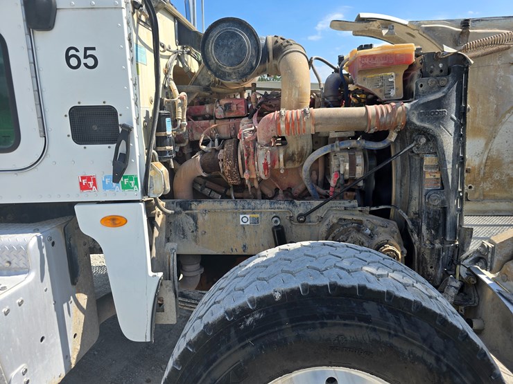2014-peterbilt-365-image-68