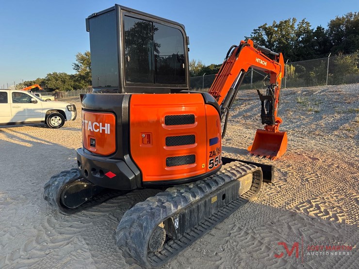 hitachi-zx55u-5a-image-4
