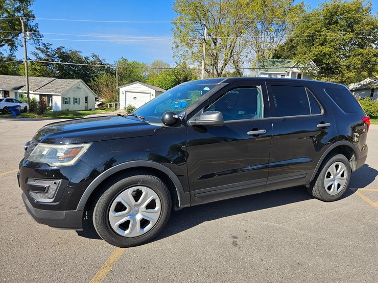 2017-ford-explorer-image-4