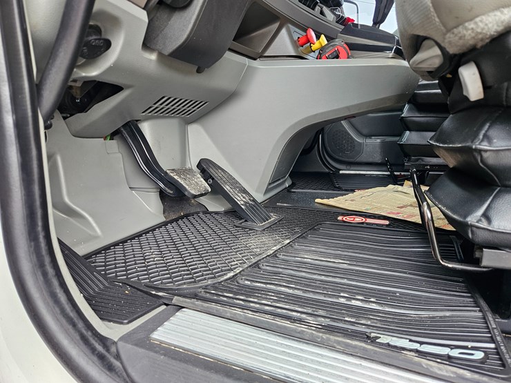 kenworth-t680-image-48