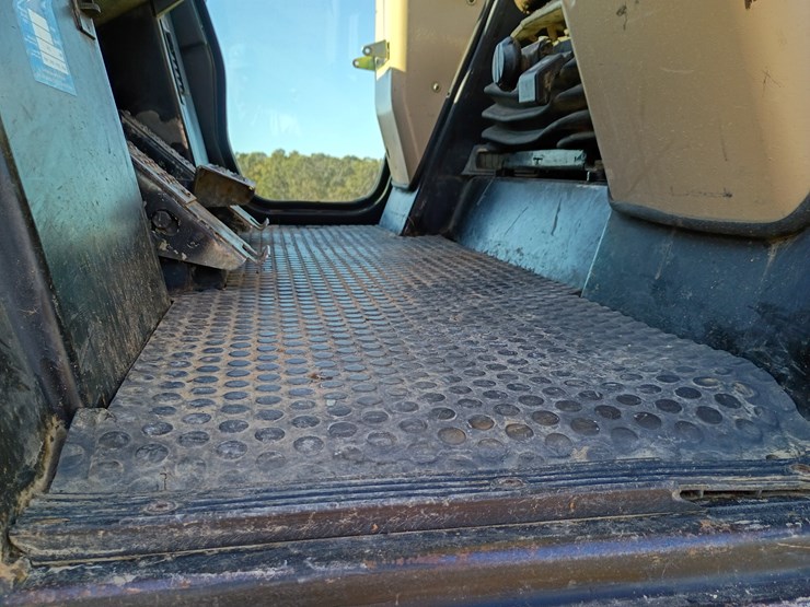 2002-caterpillar-953c-image-56