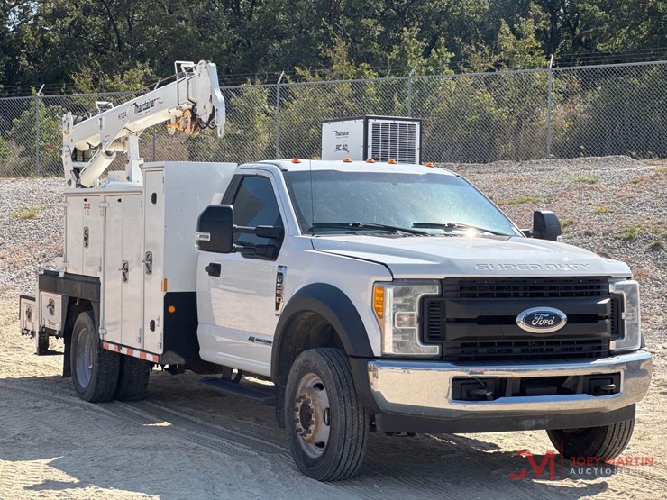 2017-ford-f550-xl-image-1