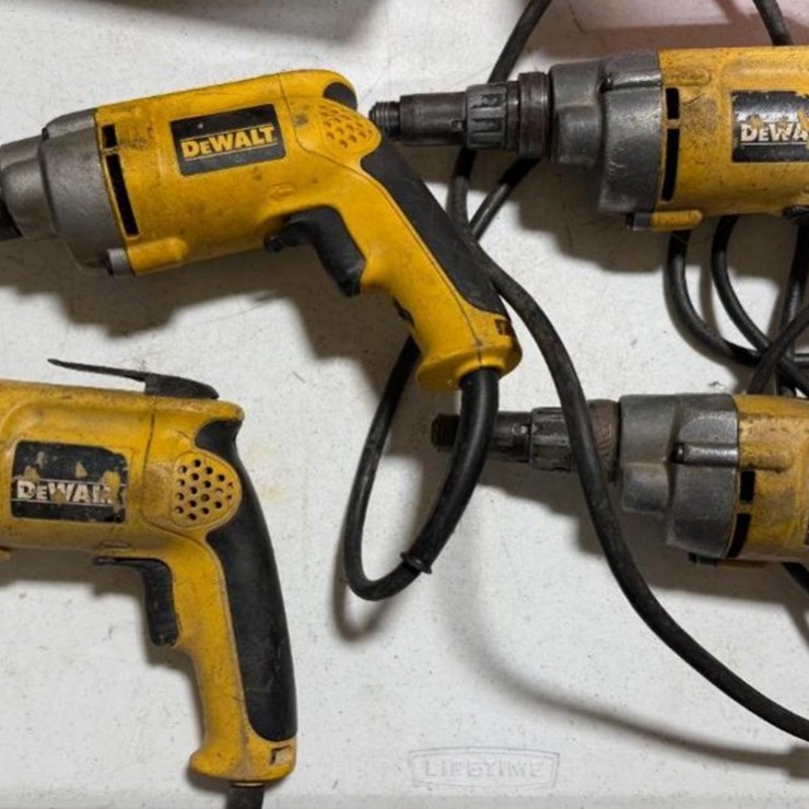 4- Dewalt decking guns, all power on