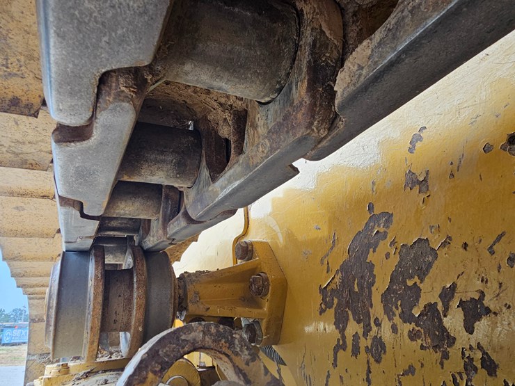 2023-caterpillar-953-image-72