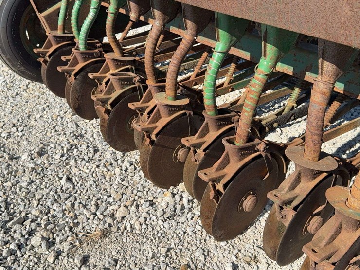 oliver-superior-grain-drill-image-33