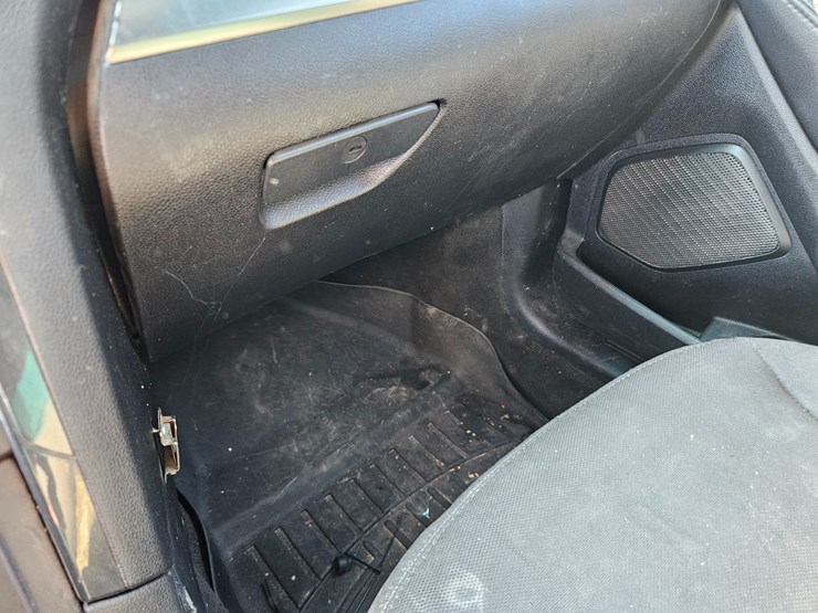 2017-ford-explorer-image-32