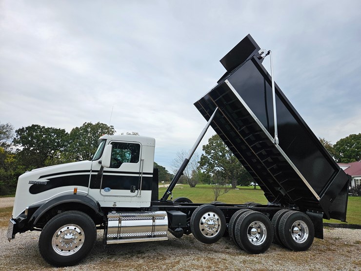 2015-kenworth-t800-image-31