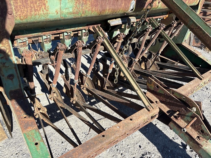 john-deere-8300-image-7