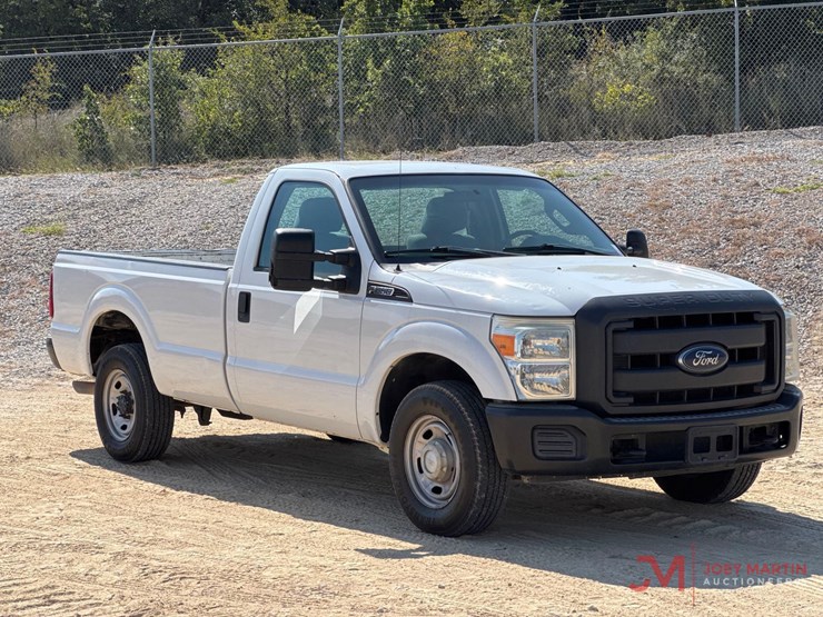 2015-ford-f250-xl-image-1