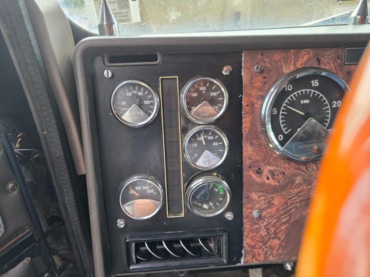 1999-international-9400-image-78