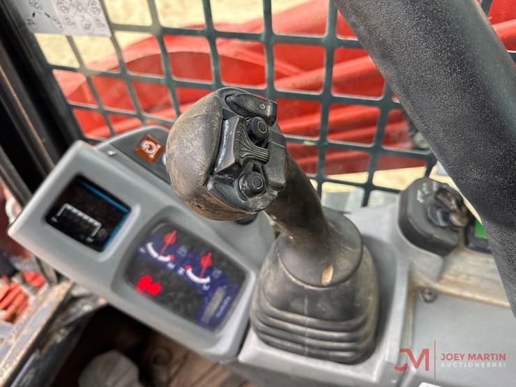 2019-kubota-svl95-2s-image-15
