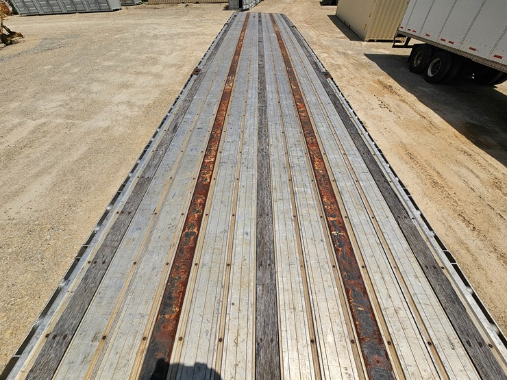 2011-great-dane-flatbed-image-52