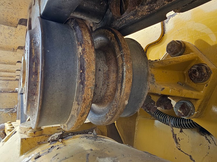 2023-caterpillar-953-image-73