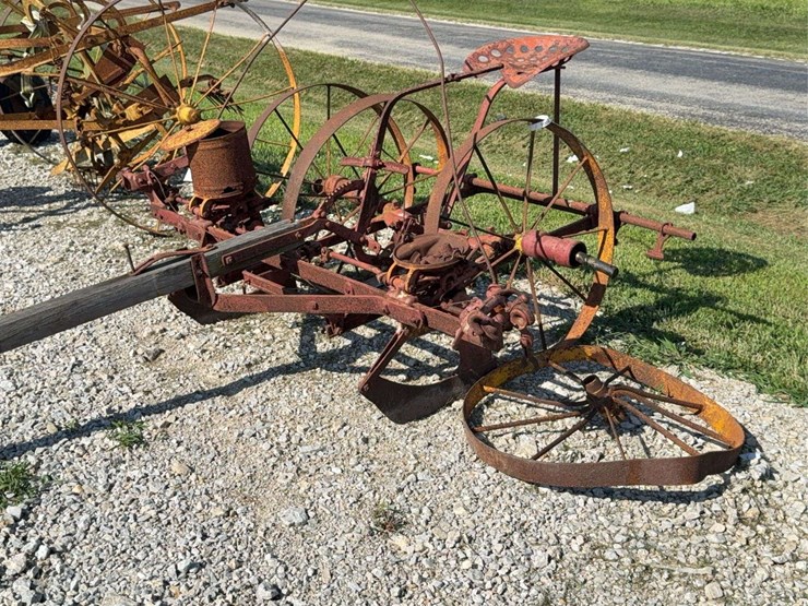 horse-drawn-planter-image-3