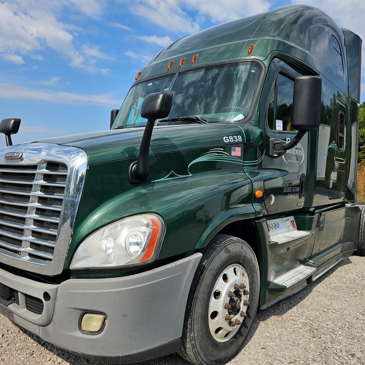 2017 FREIGHTLINER CASCADIA 125
