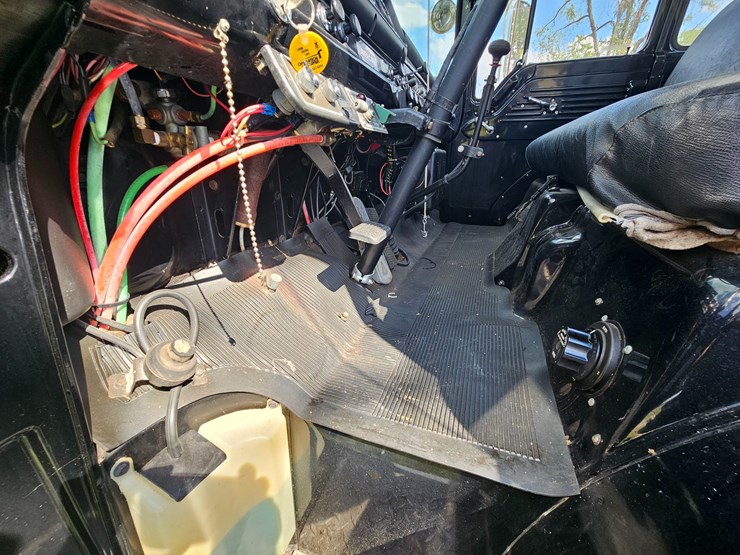 1983-ford-c800-image-45