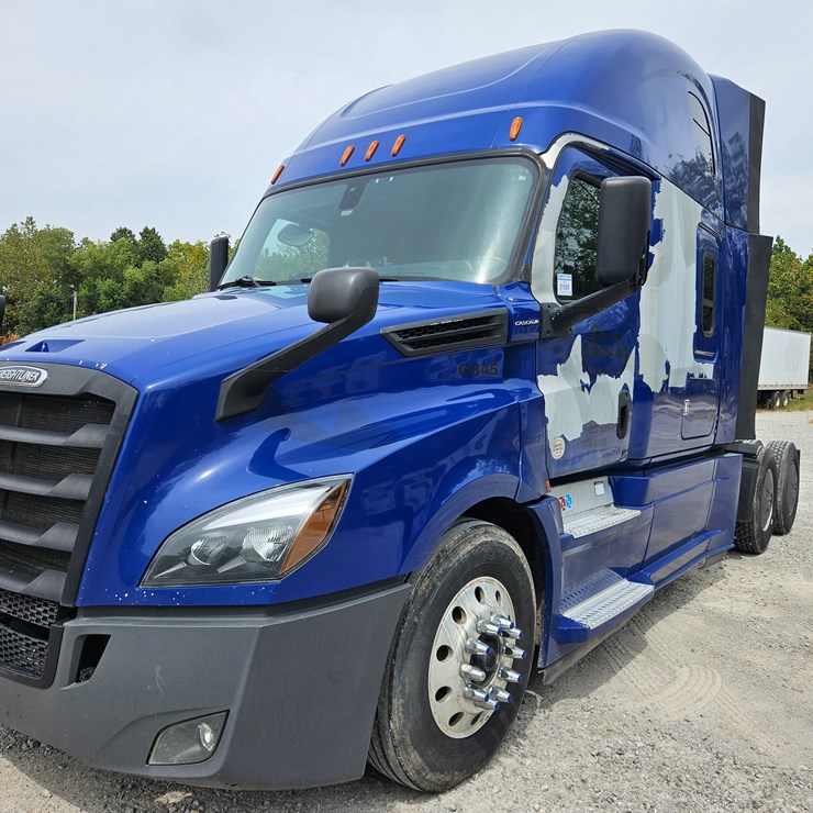 2019 FREIGHTLINER CASCADIA 126