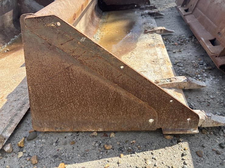 #5048-•-(1)-approx-78"-tooth-bucket-image-5