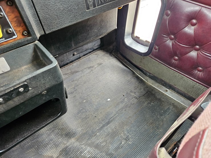 2000-kenworth-w900-image-55