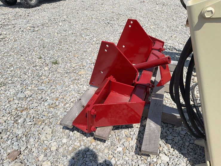 international-loader-image-19