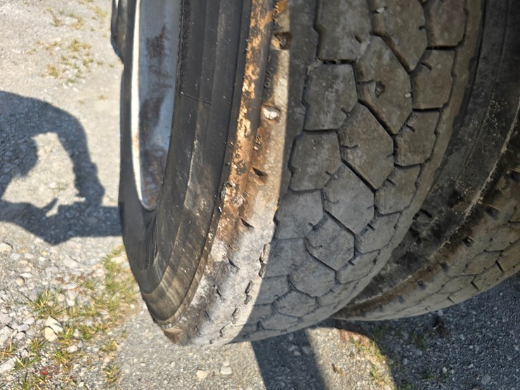 2014-peterbilt-365-image-101