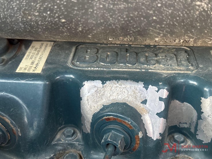 2004-bobcat-s300-image-11