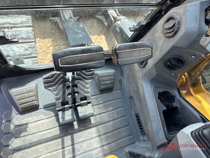 2019-caterpillar-310-image-18