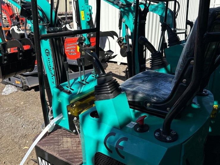 new-cfg-industrial-co-mini-excavator-model-mh12rx-image-5