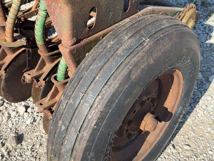 oliver-superior-grain-drill-image-12