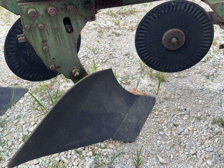 john-deere-4-bottom-plow-image-18