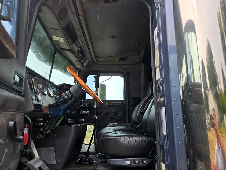 1999-international-9400-image-75