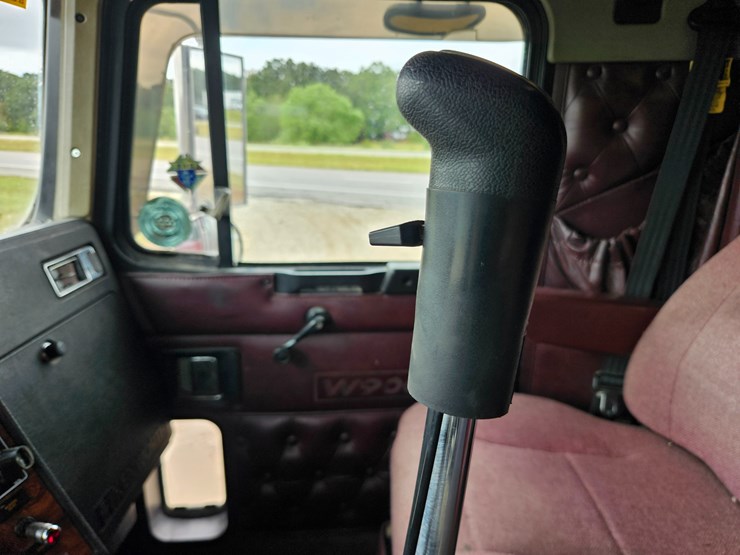 2000-kenworth-w900-image-63